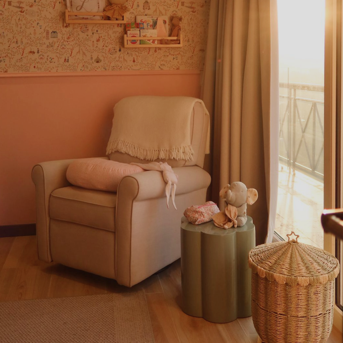 Image from products-gallery metafield